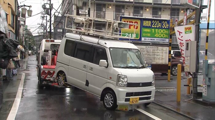 再現には家宅捜索で押収した実際の拡声器が使われた