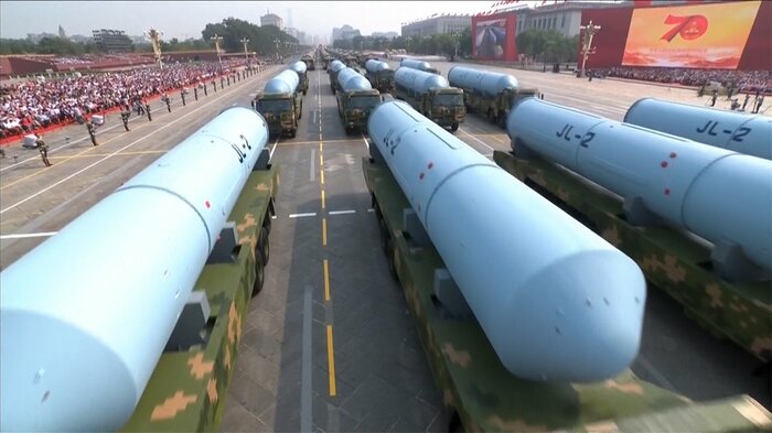 094型ミサイル原潜にはJL-2戦略核ミサイル(SLBM)が12発搭載可能。JL-2の最大射程は7400km+(2019年10月1日)