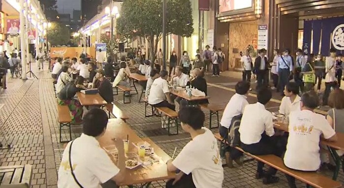 夜の一番町四丁目商店街で開催されたナイトイベント「Bang BAR SENDAI」