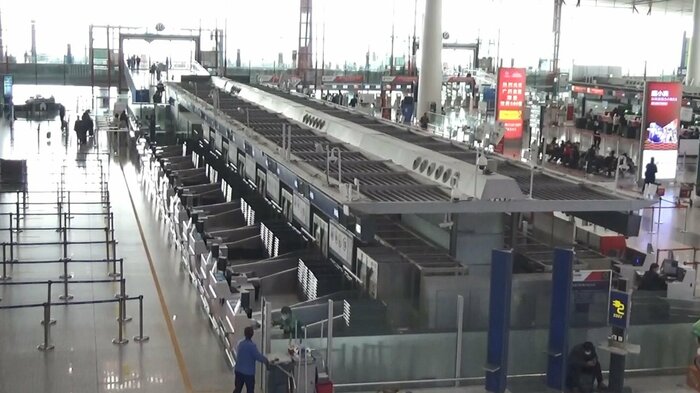 北京への出入りが厳しく制限されがらんとした空港