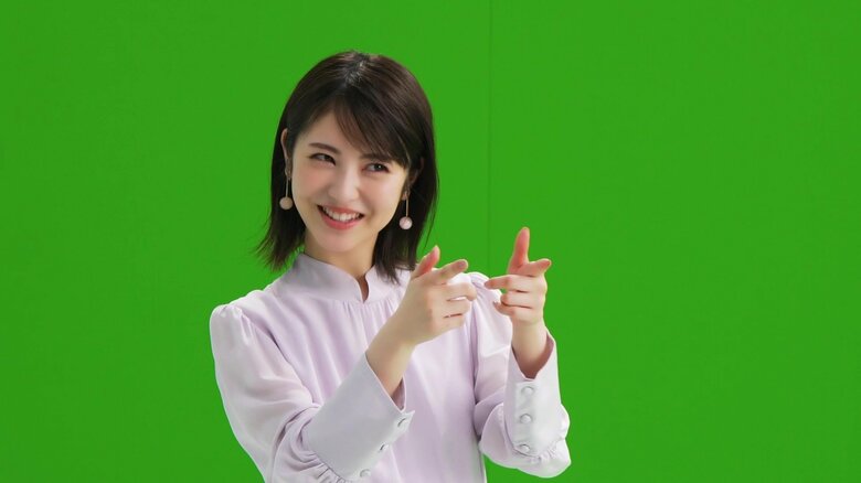 コミカルなポーズにスタッフからも笑いが