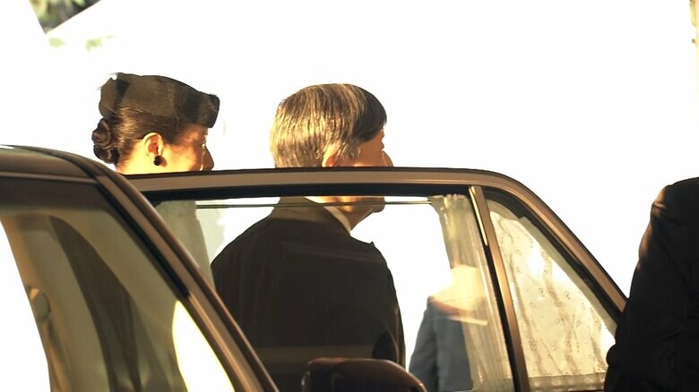 三笠宮邸を訪問された両陛下