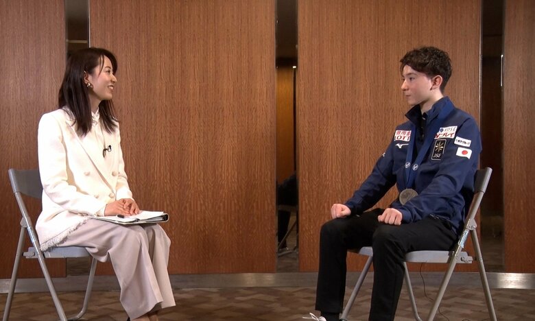 一夜明けてインタビューに応じた中田