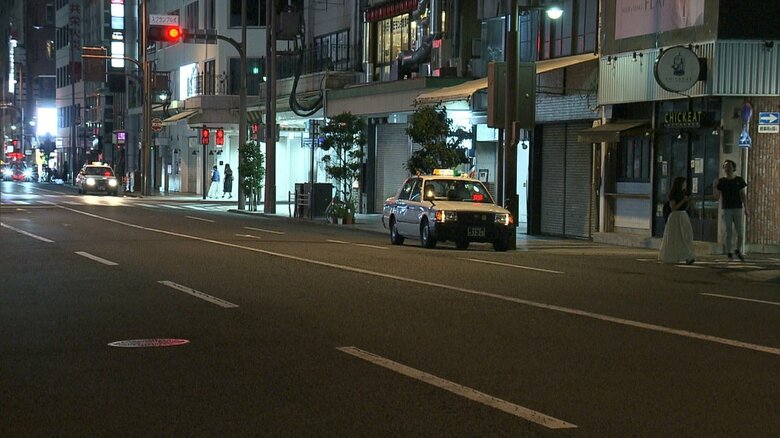 繁華街にも客待ちするタクシーはほとんどいない