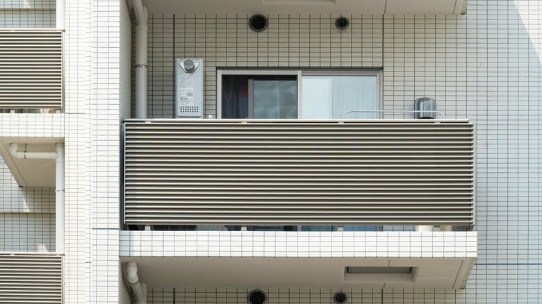 集合住宅に住んでいる場合は特に、近隣の配慮も忘れないでおきたい（画像はイメージ）