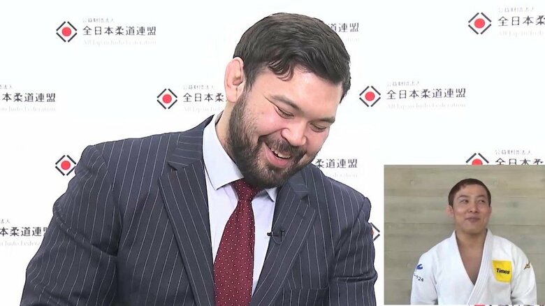 先輩からの”サプライズおめコメ”に笑顔