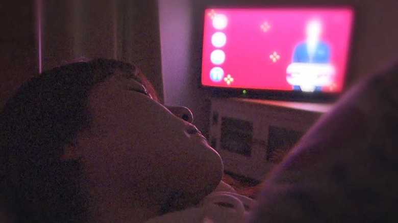 明るい部屋で寝ると「太る」? 米国立研究所が気になる調査結果を発表