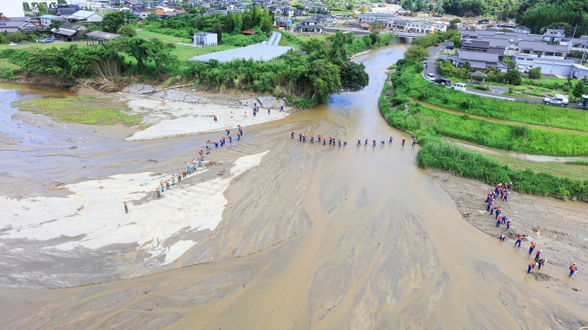 長靴ではなくスニーカーを！今そこにある洪水の危機に備える 大雨の