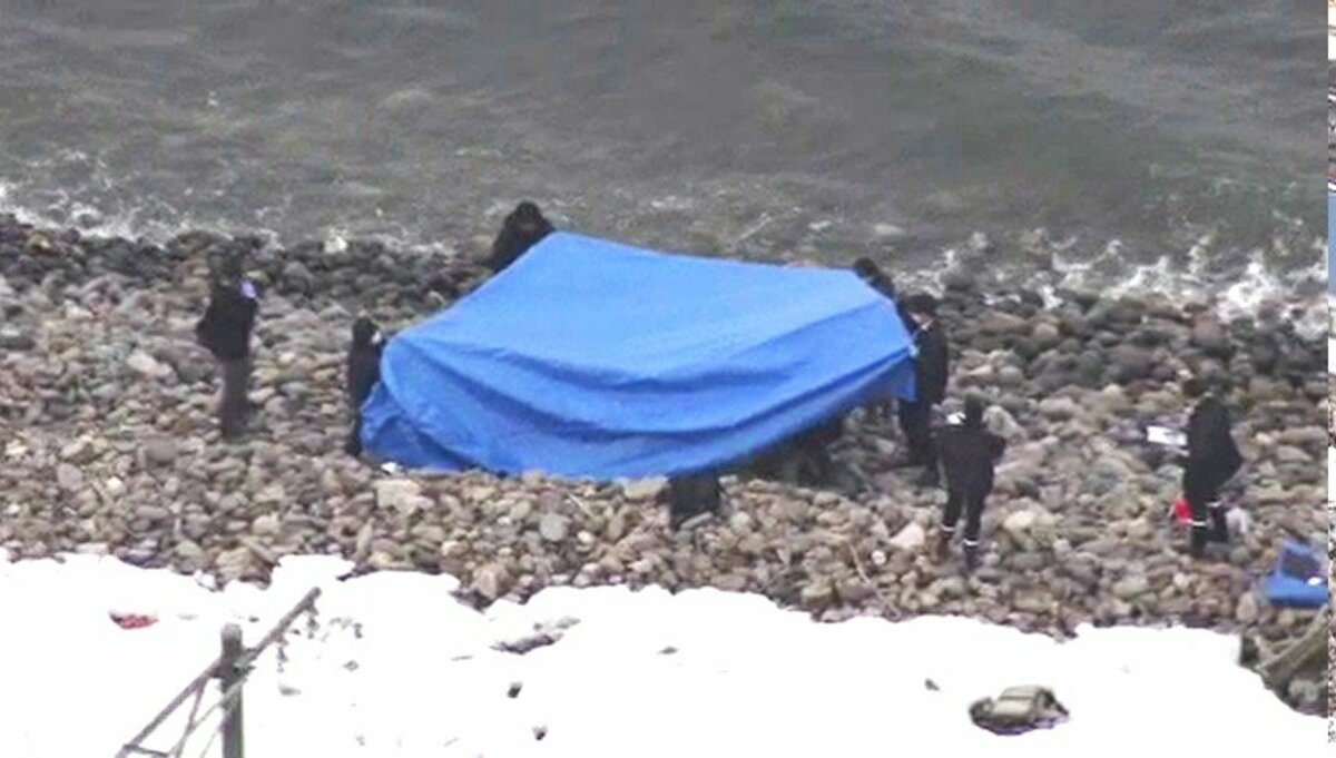 小学校のヌード 【変死体】海岸に全裸の女性遺体＿波打ち際にうつ伏せの状態で発見＿所持品はなく目立った外傷なし＿警察は事件事故の両面で捜査＿北海道小樽市｜FNNプライムオンライン
