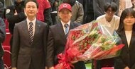 カープ・ドラ３勝田成選手（近大）が初広島、初お好み焼き　学生と交流「少しでも戦力になって優勝を」