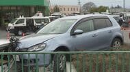 「ダダダダダダと…」スーパーの駐車場で車が暴走 運転の70代女を逮捕 買い物客や車に次々に衝突 はねられた高齢女性1人が意識不明