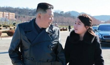 キム・ジュエ氏は金正恩総書記が「一番愛する子」…敬称使用・幹部ら最敬礼、後継者の可能性は？