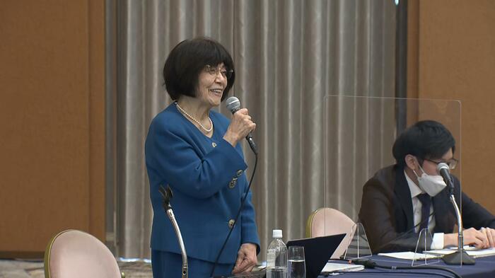 被爆体験を語る八幡照子さん