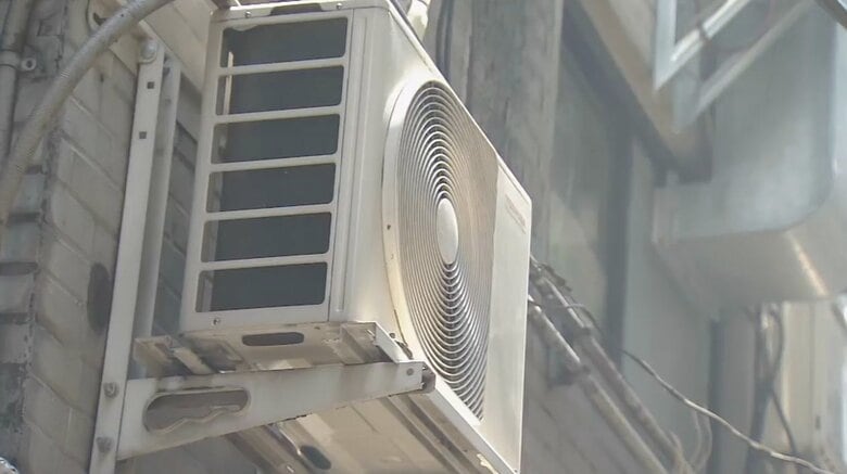 【連日猛暑】エアコン・フル稼働で室外機から熱風…通行人汗だく「サウナみたい」　猛烈な日差しで室外機の故障も相次ぐ｜FNNプライムオンライン
