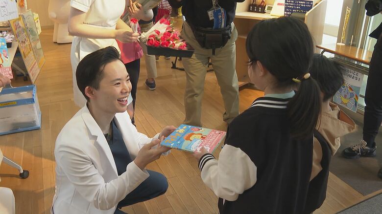 【こどもの日】「読み聞かせできるのでありがたい」美容クリニックのTCBが親子に絵本をプレゼント♪｜FNNプライムオンライン