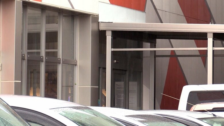 パチンコ店強盗事件に関与か…19歳少年と21歳男を逮捕　使われたのは“おもちゃの拳銃”現金2800万円奪われる　福島・会津若松市｜FNNプライムオンライン