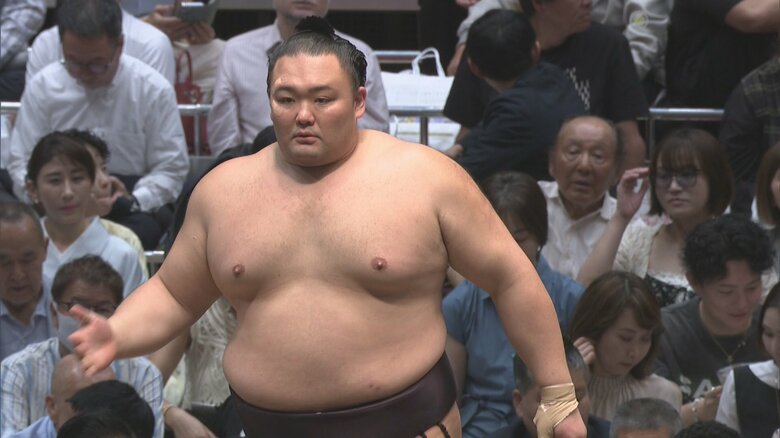 朝乃山、3勝目で白星先行 「しっかり耐えて寄り切ることができた」【大相撲夏場所 5日目結果】|FNNプライムオンライン