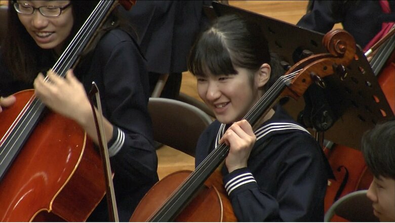 チョロを演奏される愛子さま（当時15歳）　2017年4月