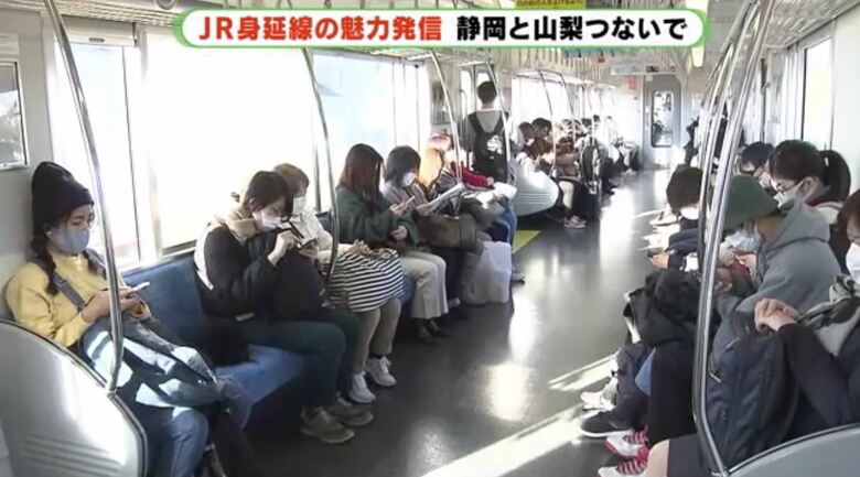 特に普通列車は沿線住民の足