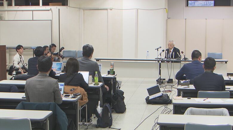 会見する谷川弥一衆院議員