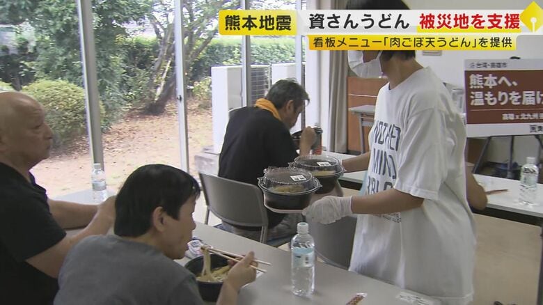 次々に運ばれる『肉ごぼ天うどん』(8月10日･八代市)