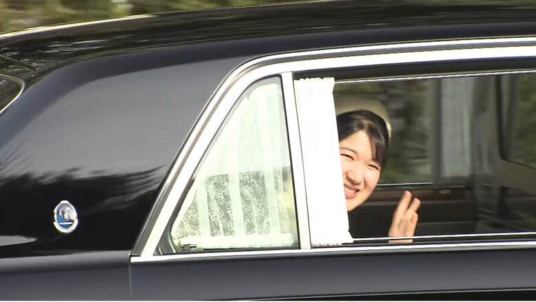 上皇ご夫妻のお住まい仙洞御所へ　4月11日