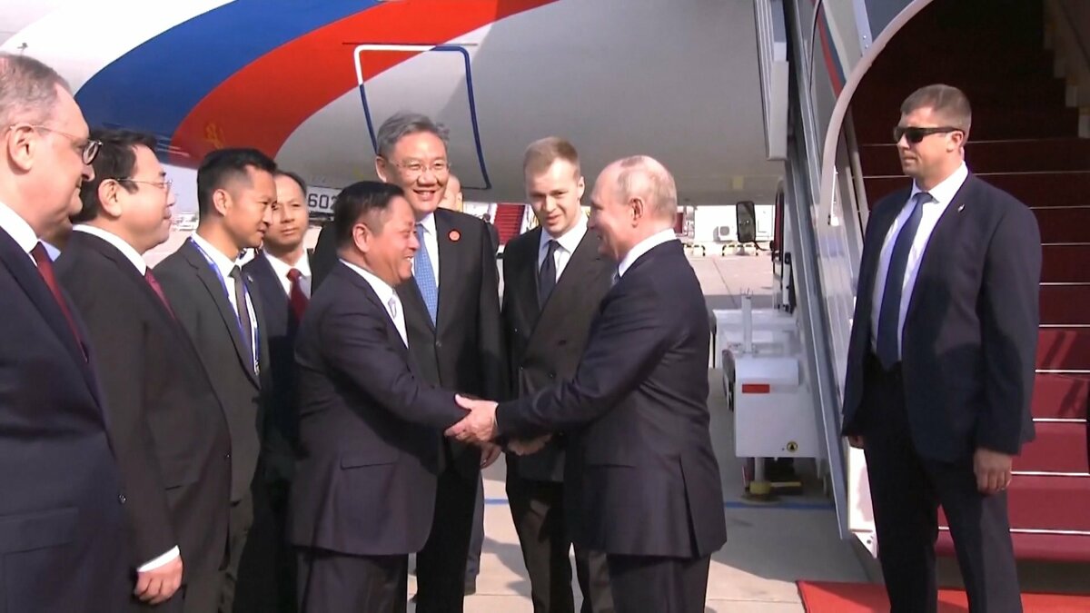 プーチン大統領が北京到着 「一帯一路」国際会議出席へ 18日には