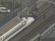 東海道新幹線の駅ホームから線路へ…のぞみ号が人と接触 その場で死亡確認 上下線一部区間で運転見合わせ