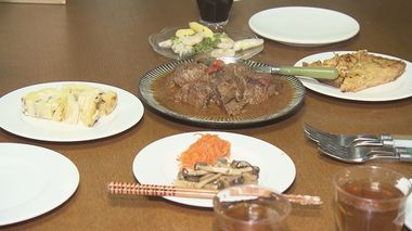 「母が朝から晩まで働き詰めだった」…フレンチのシェフがひとり親家庭に料理を無料提供 食卓に“心和む”ひととき