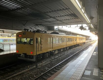 さようなら「食パン電車」旧国鉄型車両１１５系G編成ラストランへ　別れ惜しむサバ寿司駅弁も販売【岡山】