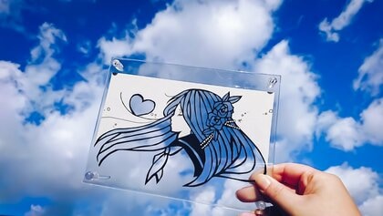 風景が“天然の絵の具”に!? 色彩が変わる「切り絵」が美しい…作者にお勧めの組み合わせを聞いた