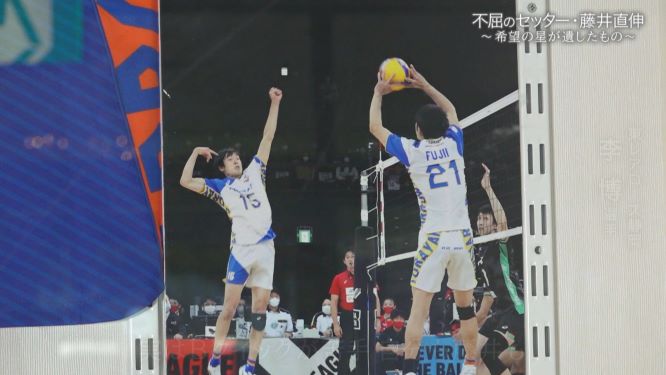 Bクイックを決める藤井さんと李選手