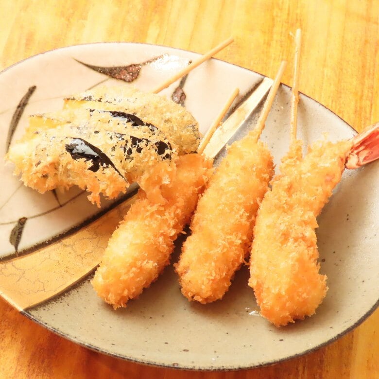 揚げたて串かつに知多牛どて煮も…昼飲みから定食まで楽しめる大須の串揚げ＆おばんざいの人気店｜FNNプライムオンライン
