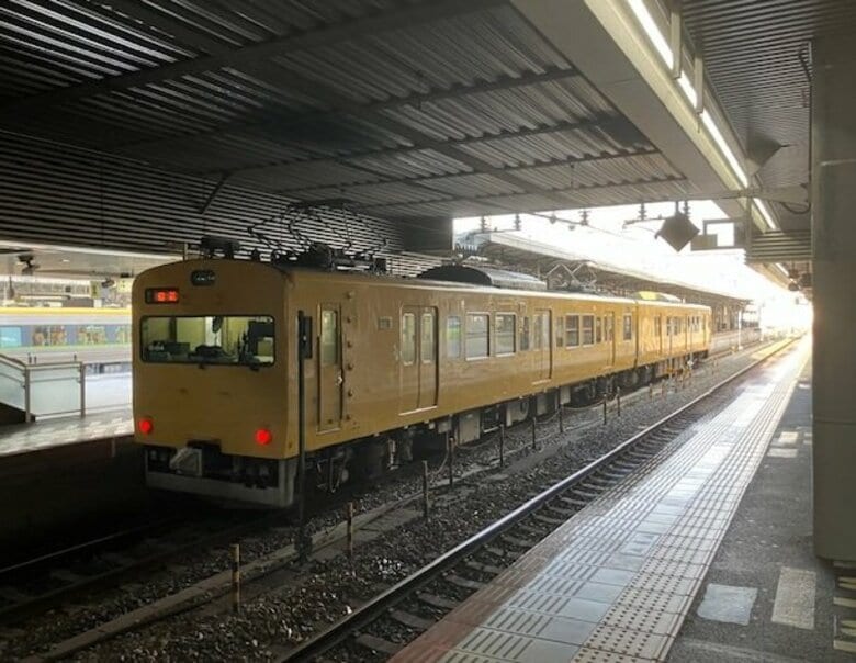 さようなら「食パン電車」旧国鉄型車両１１５系G編成ラストランへ　別れ惜しむサバ寿司駅弁も販売【岡山】｜FNNプライムオンライン