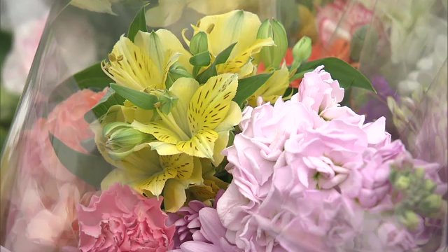 事故現場に手向けられた花