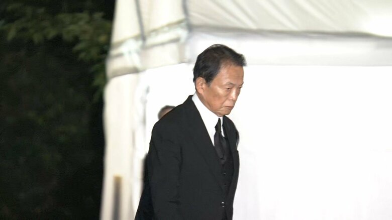 自民党の麻生太郎最高顧問
