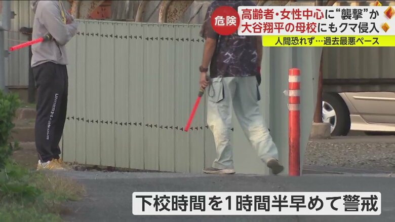 警戒にあたる職員ら（岩手・奥州市　水沢南中学校）