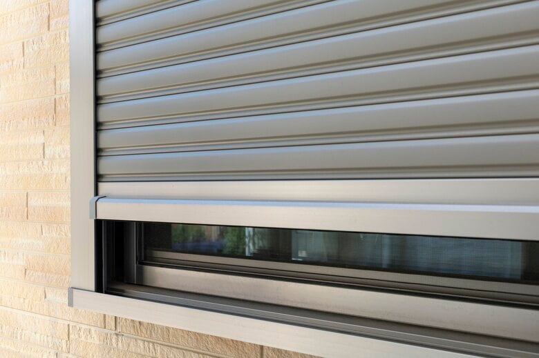 シャッターは隙間のないようしっかりと（イメージ）