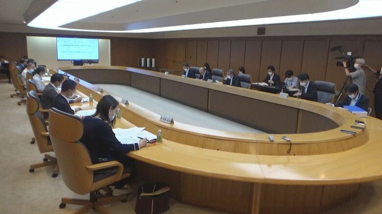 ガイドラインについて協議する県の審議会（7月7日）