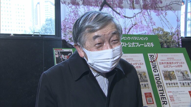 別の切手コレクターの男性は｢選手は活躍するでしょうから、その都度買い求めたい｣と話していた。