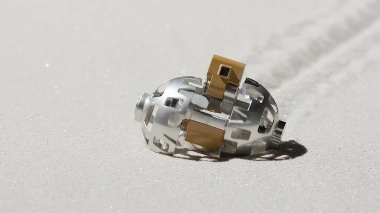 クロール走行（出典：タカラトミー）