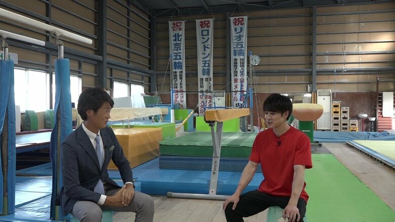 KTNの独占インタビューに応じた内村航平さん（長崎県諫早市）