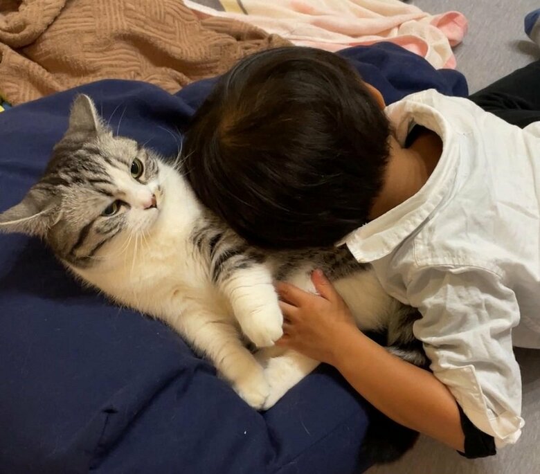 頭や顔からアプローチ