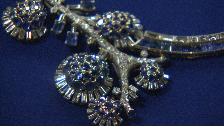 サウジアラビア国王から香淳皇后に贈られたネックレス（1971年頃）皇居三の丸尚蔵館所蔵