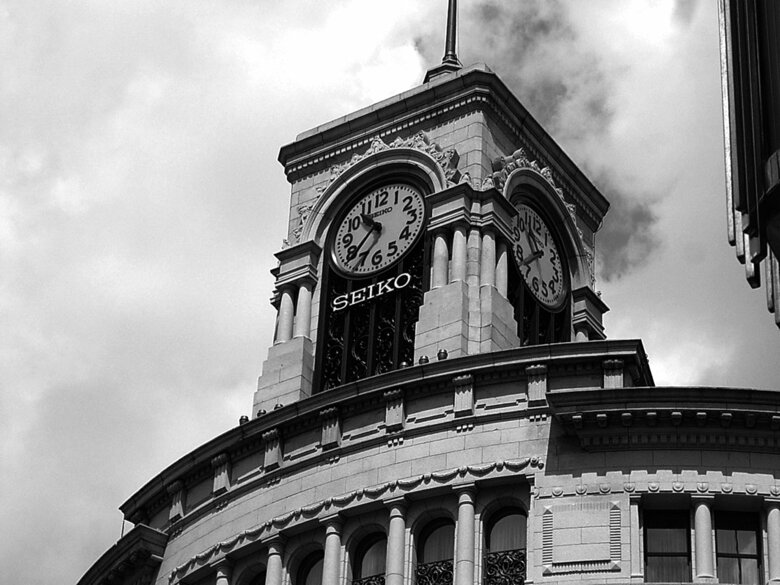 時計塔こそ、和光・服部時計店・SEIKOのシンボル、そして東京の顔、銀座のシンボルとしてなくてはならないものに（『至高の近代建築』より）