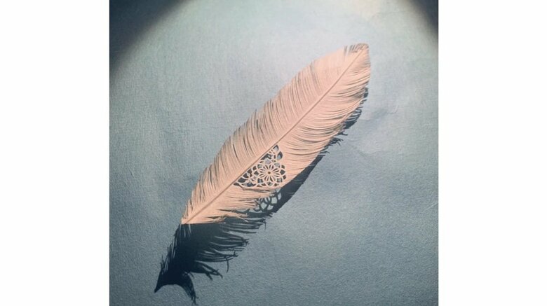 福島県の遠野和紙を使用した「羽」