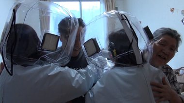 「駅前PCR検査」に高齢者施設の「面会用防護服」…帰省・成人式はどうする?コロナ禍の年末年始