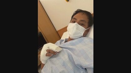 “入院中写真”を知人にLINEで…ケガをした右手には包帯　事件発生から3日後の容疑者写真をFNN入手