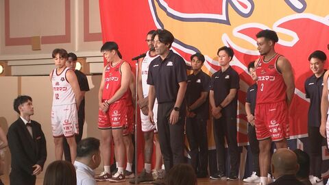 岩手ビッグブルズが開幕前に活躍誓う　新ＨＣ「心動かす」 新主将「全員で」　岩手県盛岡市