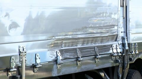 こども園送迎バスと大型トラックが衝突　園児ら17人搬送　直進のバスと右折のトラックが交差点で…　岐阜・笠松町